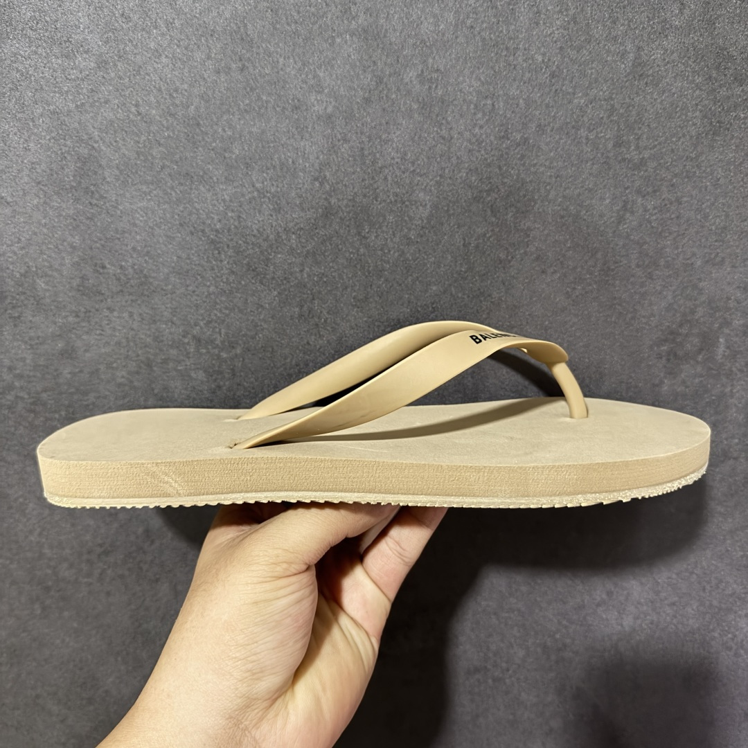 特价【公司级特价】Balenciaga巴黎世家 TRACK SNEAKER 圆头夹趾人字拖鞋 广东原产 采用PU高密度防滑橡胶鞋底及3D立体TPU材质 配置正确 包装灰色礼盒 货号：812925 WITAB 9710 尺码：40-45-选品中心