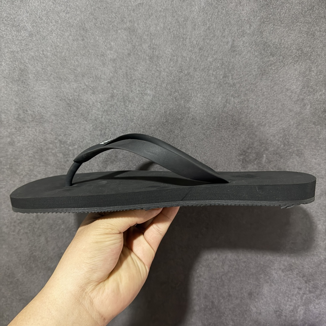 图片[2]-特价【公司级特价】Balenciaga巴黎世家 TRACK SNEAKER 圆头夹趾人字拖鞋 广东原产 采用PU高密度防滑橡胶鞋底及3D立体TPU材质 配置正确 包装灰色礼盒 货号：812925 W1TAA 1090 尺码：40-45-选品中心