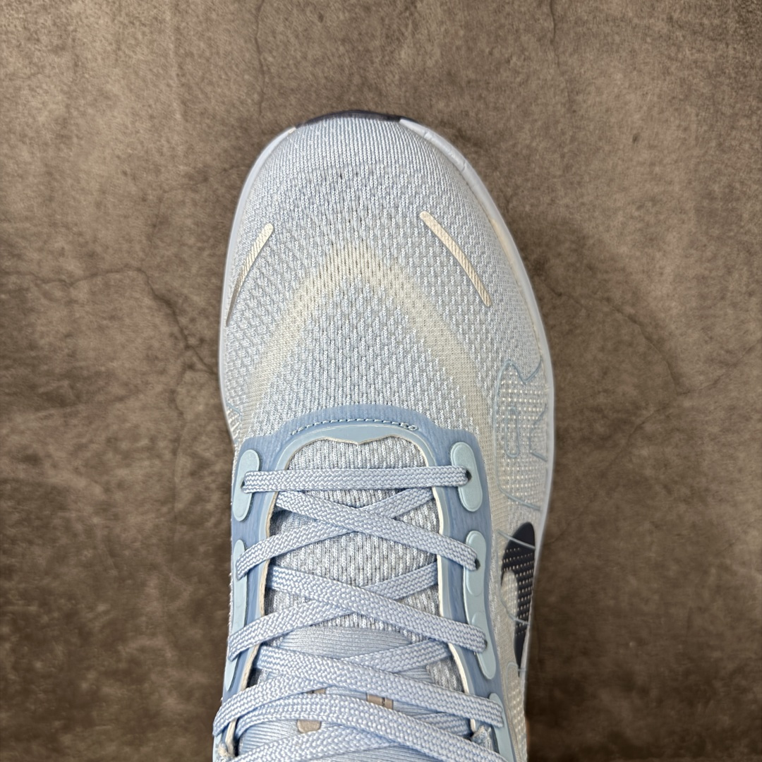 图片[5]-【公司级】Nike VOMERO PREMIUM 耐克 舒适减震防滑 低帮跑步鞋 全掌ReactX泡绵中底 前掌和后跟还配备了Air Zoom气垫单元 据说跑起来更快更舒适哦 这次最大的升级点 首次引入了ReactX泡绵 货号：HM5973-401 尺码：36 36.5 37.5 38 38.5 39 40 40.5 41 42 42.5 43 44 45 46-选品中心