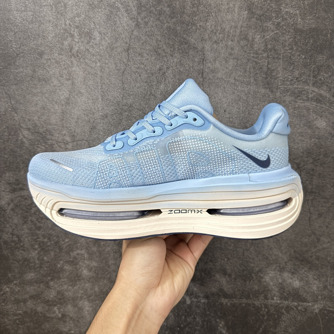 图片[2]-【公司级】Nike VOMERO PREMIUM 耐克 舒适减震防滑 低帮跑步鞋 全掌ReactX泡绵中底 前掌和后跟还配备了Air Zoom气垫单元 据说跑起来更快更舒适哦 这次最大的升级点 首次引入了ReactX泡绵 货号：HM5973-401 尺码：36 36.5 37.5 38 38.5 39 40 40.5 41 42 42.5 43 44 45 46-选品中心