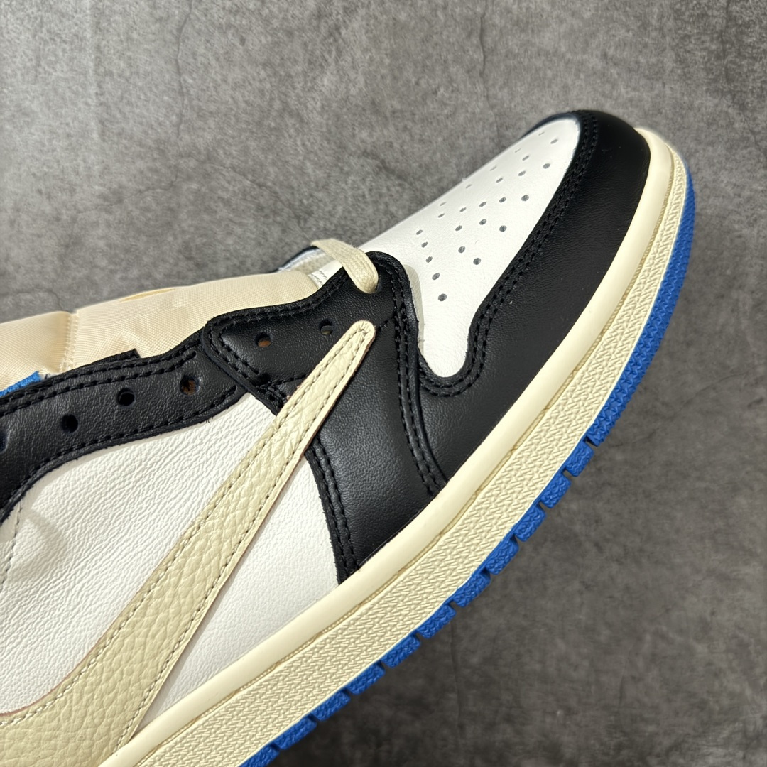图片[6]-【GX2.0海外版】Travis Scott x Air Jordan AJ1 Low OG SP TS联名闪电倒钩低帮 DM7866-140 知名大厂出品 纯原第一梯队版本 产品品控稳定性领先行业 各方面均可对飙市面通货版 SZ原厂全套原楦原纸板冲刀磨具开发 原厂皮料加持 原厂港宝加持定型后跟R度完美 同源原厂电绣 鬼脸飞翼针数密度立体效果一致 百分百一致原鞋 原厂拉帮工艺 针距密度一致 后跟弧度收口自然不对折 极致一眼正品既视感 进口玻璃冲刀皮料裁剪零毛边 全鞋电脑针车工艺 品控清洁度最高QC检验标准 免检产品 原厂订购鞋盒、鞋标、防尘纸、鞋撑、鞋带 追求极致的原厂味道 尺码：36-48.5-选品中心