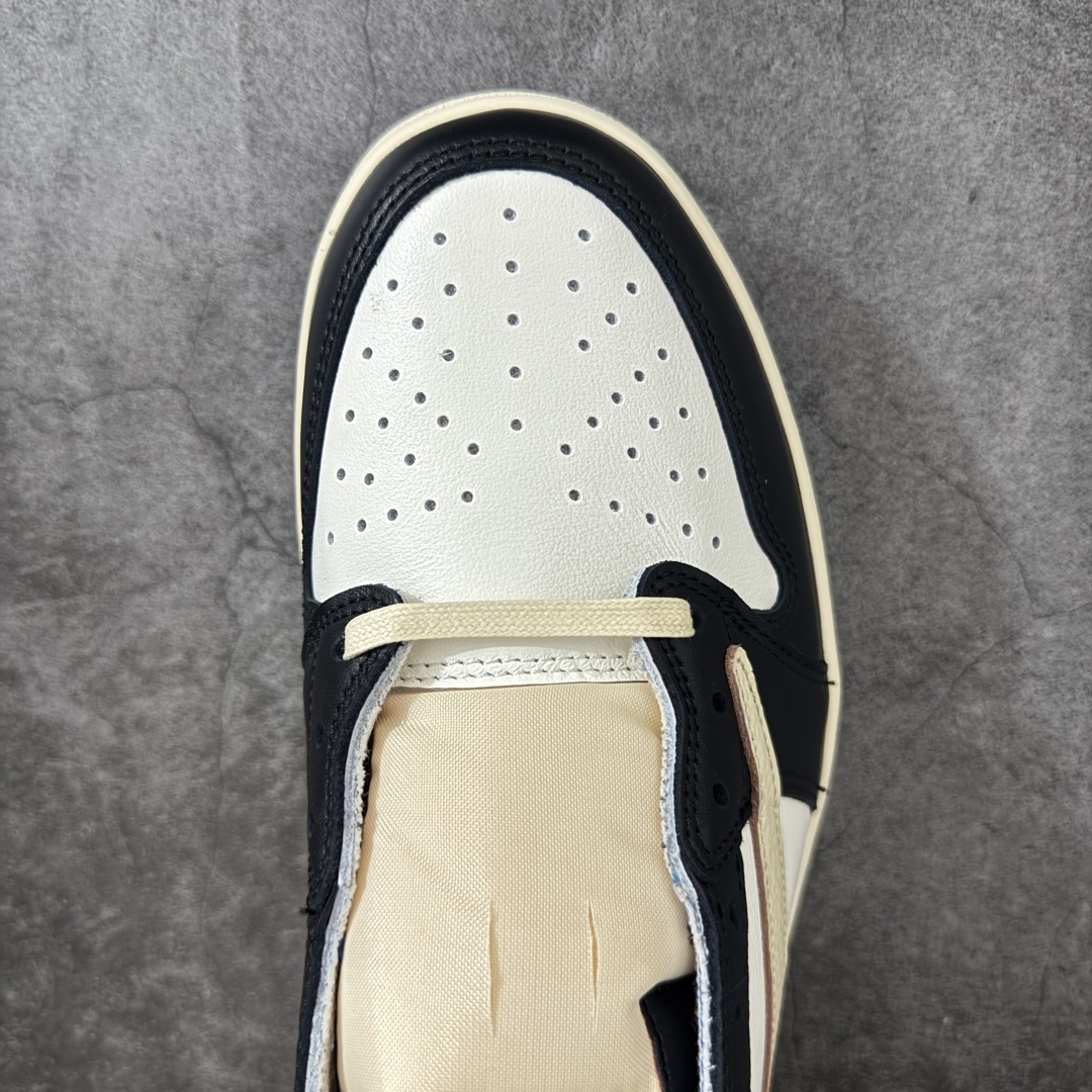 图片[5]-【GX2.0海外版】Travis Scott x Air Jordan AJ1 Low OG SP TS联名闪电倒钩低帮 DM7866-140 知名大厂出品 纯原第一梯队版本 产品品控稳定性领先行业 各方面均可对飙市面通货版 SZ原厂全套原楦原纸板冲刀磨具开发 原厂皮料加持 原厂港宝加持定型后跟R度完美 同源原厂电绣 鬼脸飞翼针数密度立体效果一致 百分百一致原鞋 原厂拉帮工艺 针距密度一致 后跟弧度收口自然不对折 极致一眼正品既视感 进口玻璃冲刀皮料裁剪零毛边 全鞋电脑针车工艺 品控清洁度最高QC检验标准 免检产品 原厂订购鞋盒、鞋标、防尘纸、鞋撑、鞋带 追求极致的原厂味道 尺码：36-48.5-选品中心
