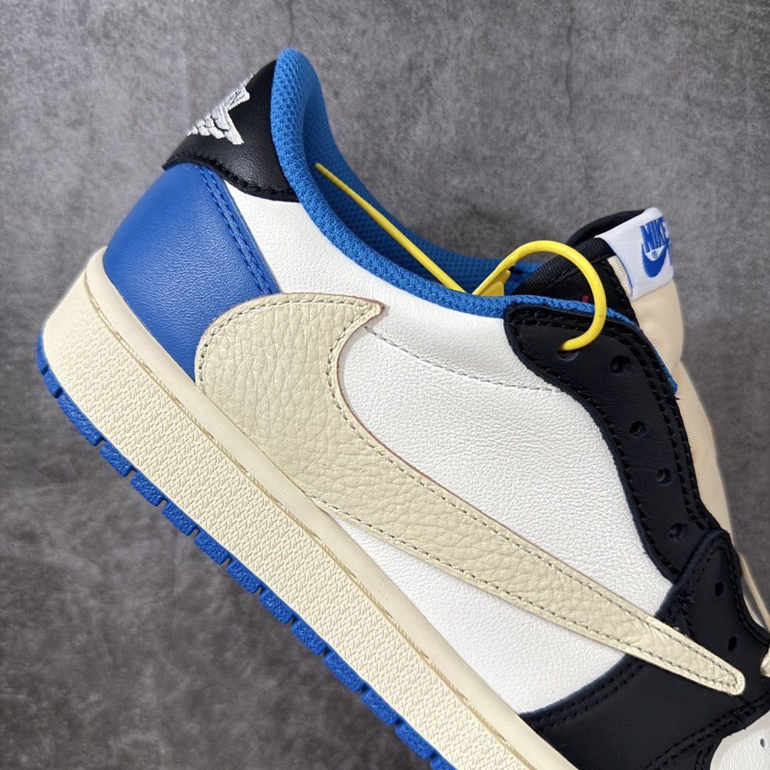图片[7]-【GX2.0海外版】Travis Scott x Air Jordan AJ1 Low OG SP TS联名闪电倒钩低帮 DM7866-140 知名大厂出品 纯原第一梯队版本 产品品控稳定性领先行业 各方面均可对飙市面通货版 SZ原厂全套原楦原纸板冲刀磨具开发 原厂皮料加持 原厂港宝加持定型后跟R度完美 同源原厂电绣 鬼脸飞翼针数密度立体效果一致 百分百一致原鞋 原厂拉帮工艺 针距密度一致 后跟弧度收口自然不对折 极致一眼正品既视感 进口玻璃冲刀皮料裁剪零毛边 全鞋电脑针车工艺 品控清洁度最高QC检验标准 免检产品 原厂订购鞋盒、鞋标、防尘纸、鞋撑、鞋带 追求极致的原厂味道 尺码：36-48.5-选品中心