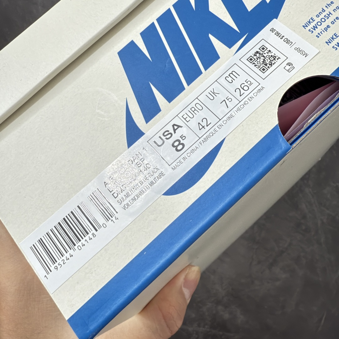 图片[11]-【GX2.0海外版】Travis Scott x Air Jordan AJ1 Low OG SP TS联名闪电倒钩低帮 DM7866-140 知名大厂出品 纯原第一梯队版本 产品品控稳定性领先行业 各方面均可对飙市面通货版 SZ原厂全套原楦原纸板冲刀磨具开发 原厂皮料加持 原厂港宝加持定型后跟R度完美 同源原厂电绣 鬼脸飞翼针数密度立体效果一致 百分百一致原鞋 原厂拉帮工艺 针距密度一致 后跟弧度收口自然不对折 极致一眼正品既视感 进口玻璃冲刀皮料裁剪零毛边 全鞋电脑针车工艺 品控清洁度最高QC检验标准 免检产品 原厂订购鞋盒、鞋标、防尘纸、鞋撑、鞋带 追求极致的原厂味道 尺码：36-48.5-选品中心