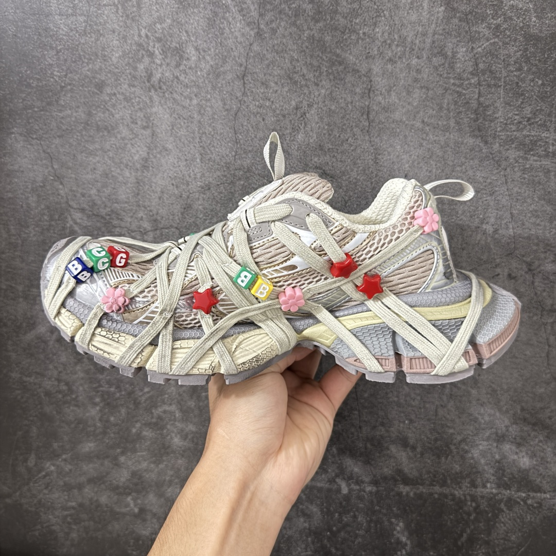 图片[2]-【GO版本】Balenciaga 巴黎3XL 蜘蛛侠绑带 配饰款 Balenciaga巴黎世家 24ss 绑带做旧款 巴黎十代网眼潮流百搭低帮老爹鞋 慢工出细活 出货即最强 皮料钢丝纹高频工艺 整体鞋面及大底做旧 细节各个方面均无可挑剔 尺码：35-45 偏大一码 建议比正常运动鞋买小一号-选品中心