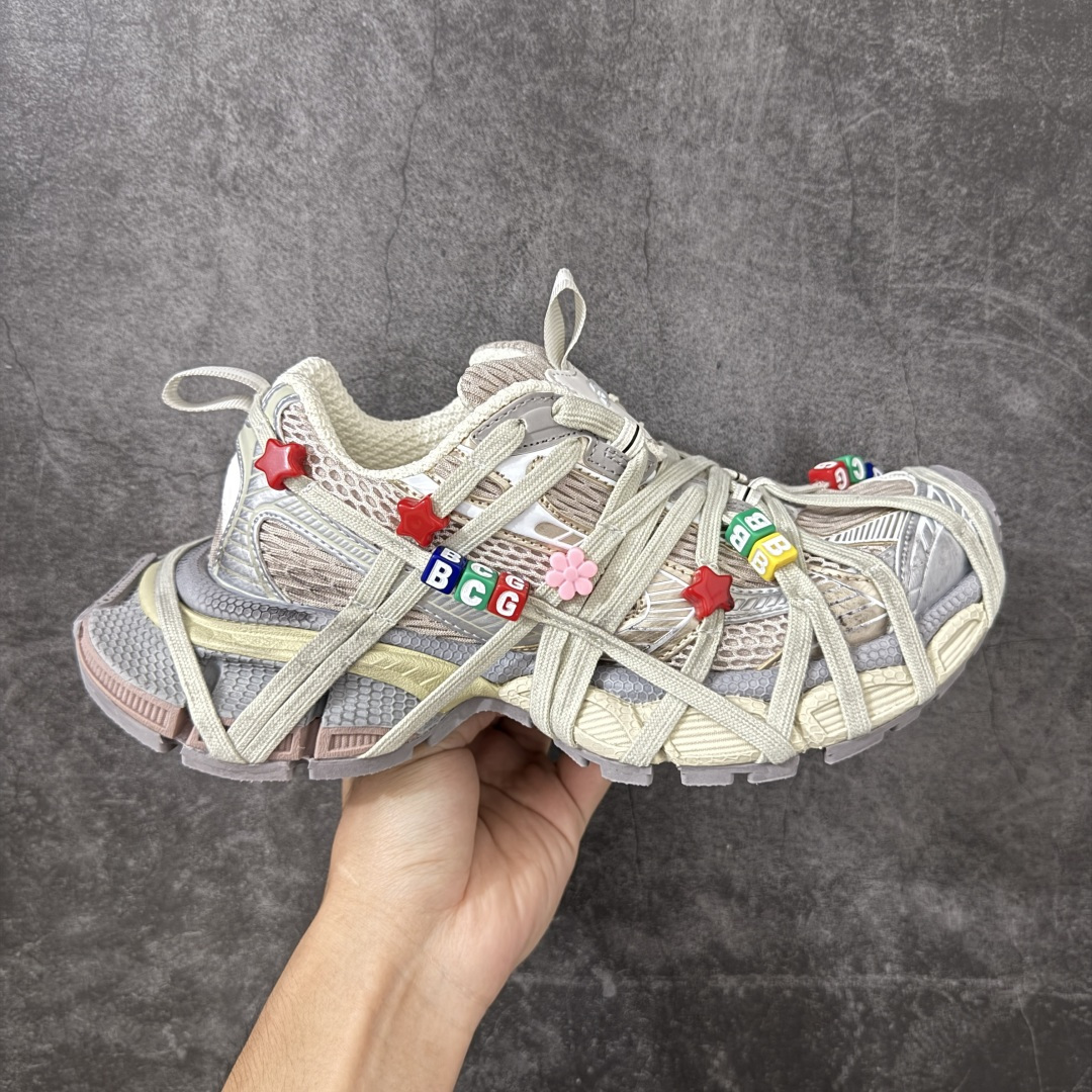 【GO版本】Balenciaga 巴黎3XL 蜘蛛侠绑带 配饰款 Balenciaga巴黎世家 24ss 绑带做旧款 巴黎十代网眼潮流百搭低帮老爹鞋 慢工出细活 出货即最强 皮料钢丝纹高频工艺 整体鞋面及大底做旧 细节各个方面均无可挑剔 尺码:35-45 偏大一码 建议比正常运动鞋买小一号-选品中心
