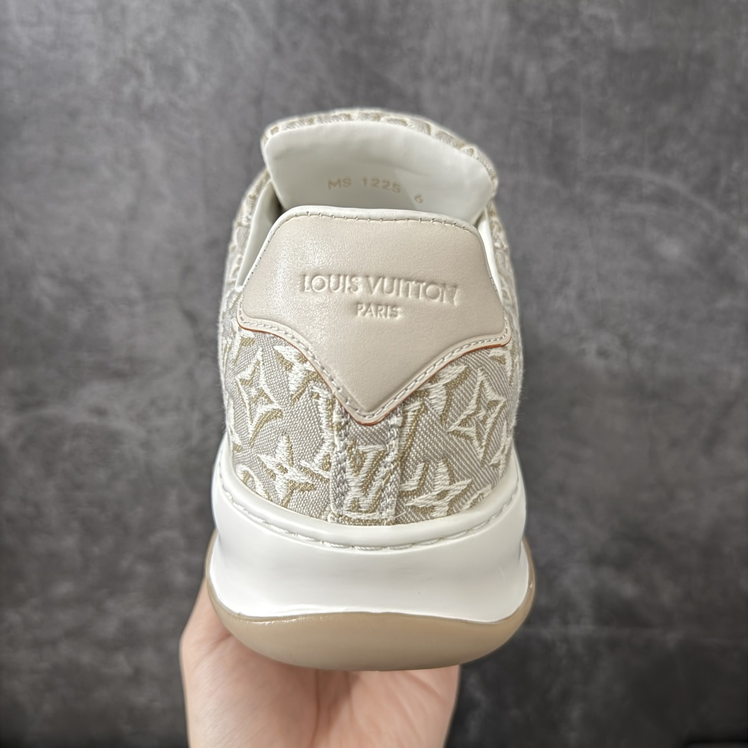 图片[4]-【HS顶级礼盒版】LV 路易威登LOUIS VUITTON Tilted Low Sneakers 倾斜系列低帮复古休闲运动文化百搭板鞋 2026早春款板鞋 饼干鞋 礼盒包装 私模开发大底 正确细节 原鞋原材料1：1打造 完美版型做工 欢迎对比市场任何品质的货品 广东原产 专业LV大厂出品 正确底 大底开发近半年 原楦型开发纸版 全鞋原材料打造 细节 针车 烫金 中底无可挑剔 包装说明书防尘布袋物件(附送官方快递加固牛皮纸外盒!!)# 尺码：39 40 41 42 43 44 45 46-选品中心