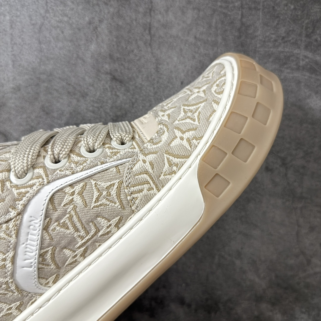 图片[5]-【HS顶级礼盒版】LV 路易威登LOUIS VUITTON Tilted Low Sneakers 倾斜系列低帮复古休闲运动文化百搭板鞋 2026早春款板鞋 饼干鞋 礼盒包装 私模开发大底 正确细节 原鞋原材料1：1打造 完美版型做工 欢迎对比市场任何品质的货品 广东原产 专业LV大厂出品 正确底 大底开发近半年 原楦型开发纸版 全鞋原材料打造 细节 针车 烫金 中底无可挑剔 包装说明书防尘布袋物件(附送官方快递加固牛皮纸外盒!!)# 尺码：39 40 41 42 43 44 45 46-选品中心