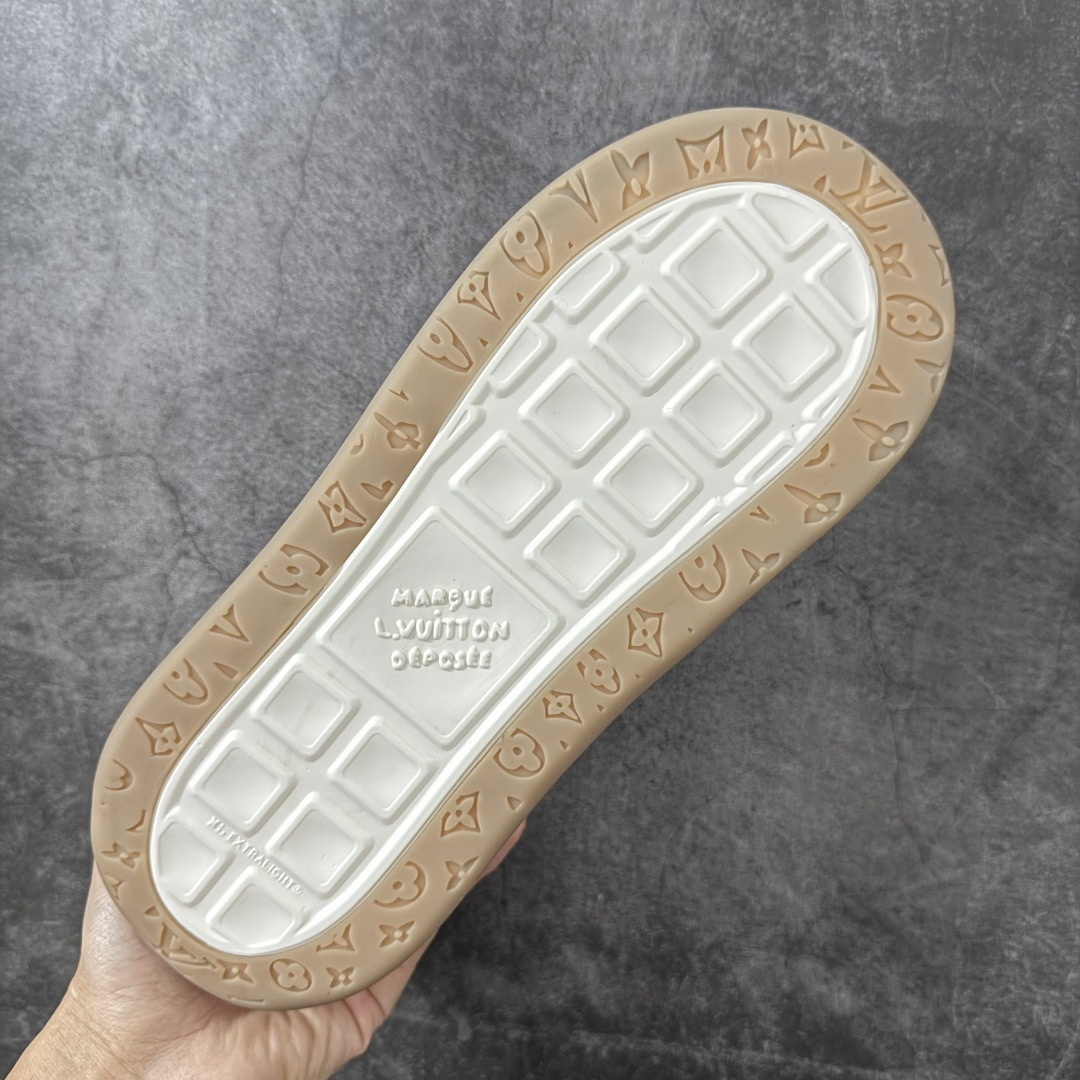 图片[8]-【HS顶级礼盒版】LV 路易威登LOUIS VUITTON Tilted Low Sneakers 倾斜系列低帮复古休闲运动文化百搭板鞋 2026早春款板鞋 饼干鞋 礼盒包装 私模开发大底 正确细节 原鞋原材料1：1打造 完美版型做工 欢迎对比市场任何品质的货品 广东原产 专业LV大厂出品 正确底 大底开发近半年 原楦型开发纸版 全鞋原材料打造 细节 针车 烫金 中底无可挑剔 包装说明书防尘布袋物件(附送官方快递加固牛皮纸外盒!!)# 尺码：39 40 41 42 43 44 45 46-选品中心