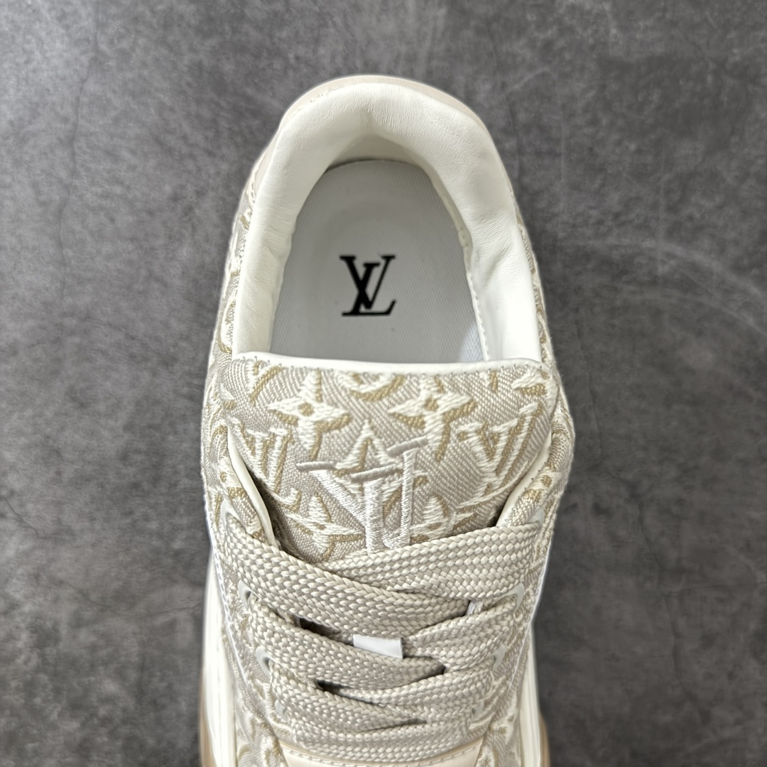 图片[7]-【HS顶级礼盒版】LV 路易威登LOUIS VUITTON Tilted Low Sneakers 倾斜系列低帮复古休闲运动文化百搭板鞋 2026早春款板鞋 饼干鞋 礼盒包装 私模开发大底 正确细节 原鞋原材料1：1打造 完美版型做工 欢迎对比市场任何品质的货品 广东原产 专业LV大厂出品 正确底 大底开发近半年 原楦型开发纸版 全鞋原材料打造 细节 针车 烫金 中底无可挑剔 包装说明书防尘布袋物件(附送官方快递加固牛皮纸外盒!!)# 尺码：39 40 41 42 43 44 45 46-选品中心