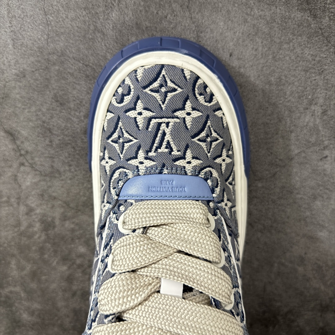 图片[5]-【HS顶级礼盒版】LV 路易威登LOUIS VUITTON Tilted Low Sneakers 倾斜系列低帮复古休闲运动文化百搭板鞋 2026早春款板鞋 饼干鞋 礼盒包装 私模开发大底 正确细节 原鞋原材料1：1打造 完美版型做工 欢迎对比市场任何品质的货品 广东原产 专业LV大厂出品 正确底 大底开发近半年 原楦型开发纸版 全鞋原材料打造 细节 针车 烫金 中底无可挑剔 包装说明书防尘布袋物件(附送官方快递加固牛皮纸外盒!!)# 尺码：39 40 41 42 43 44 45 46-选品中心