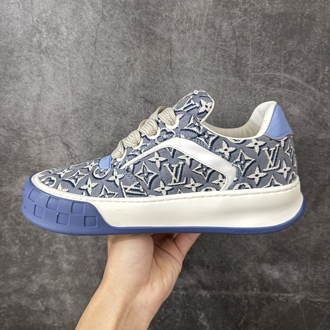图片[2]-【HS顶级礼盒版】LV 路易威登LOUIS VUITTON Tilted Low Sneakers 倾斜系列低帮复古休闲运动文化百搭板鞋 2026早春款板鞋 饼干鞋 礼盒包装 私模开发大底 正确细节 原鞋原材料1：1打造 完美版型做工 欢迎对比市场任何品质的货品 广东原产 专业LV大厂出品 正确底 大底开发近半年 原楦型开发纸版 全鞋原材料打造 细节 针车 烫金 中底无可挑剔 包装说明书防尘布袋物件(附送官方快递加固牛皮纸外盒!!)# 尺码：39 40 41 42 43 44 45 46-选品中心