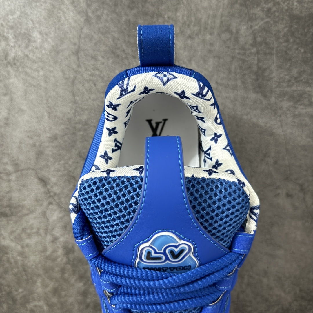 图片[8]-【纯原礼盒版】Louis Vuitton LV Skate时装走秀圆头系带运动鞋 完美鞋型超高的清洁度 零毛边线头瑕疵 全套原楦原纸版原鞋开模 全网最具灵魂的版型 正确原装黄色鞋盒 正确中底印花 鞋面印花3D高频深度立体 全鞋电脑针车 紧密相连 针距密度一致 环保乳胶注塑鞋垫 厚度脚感还原原版 皮面裁剪部位 统一油边封口工艺 原装橡胶大底含胶量大底组合零偏差 专柜全套包装 防尘袋 说明书 质保卡 男女鞋 尺码：35-46-选品中心