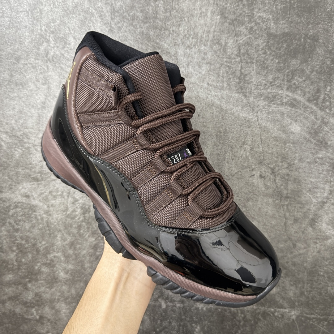 图片[3]-【外贸版】Air Jordan 11 Retro 黑棕黑咖啡 货号：CT8012-200   原楦原档案数据开模打造 原厂中底拉帮钢印 原厂漆皮 防冻不开裂 头层皮料 原装鞋撑 水晶大底正确色度色泽 原楦原数据刺绣 原厂车缝走线及对位 毫厘不差 飞人logo采用原数据电脑刺绣 原装正品碳纤维真实碳板 增强抗扭 原内标 原盒标 正确官方原盒 原厂防氧化水晶外底 原厂配套厂全掌solo气垫 尺码：40 40.5 41 42 42.5 43 44 44.5 45 46 47.5 48.5-选品中心