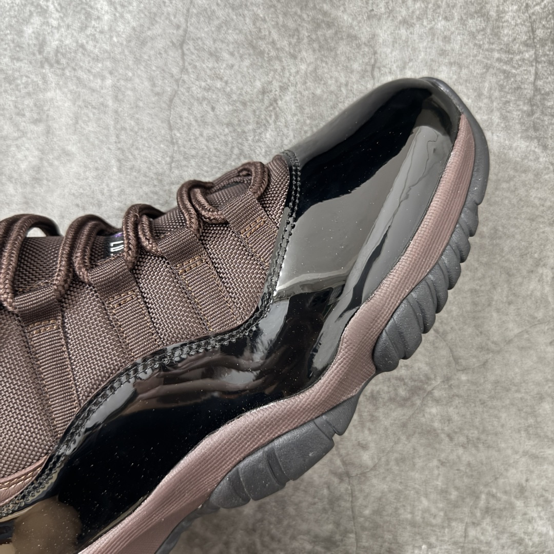 图片[6]-【外贸版】Air Jordan 11 Retro 黑棕黑咖啡 货号：CT8012-200   原楦原档案数据开模打造 原厂中底拉帮钢印 原厂漆皮 防冻不开裂 头层皮料 原装鞋撑 水晶大底正确色度色泽 原楦原数据刺绣 原厂车缝走线及对位 毫厘不差 飞人logo采用原数据电脑刺绣 原装正品碳纤维真实碳板 增强抗扭 原内标 原盒标 正确官方原盒 原厂防氧化水晶外底 原厂配套厂全掌solo气垫 尺码：40 40.5 41 42 42.5 43 44 44.5 45 46 47.5 48.5-选品中心