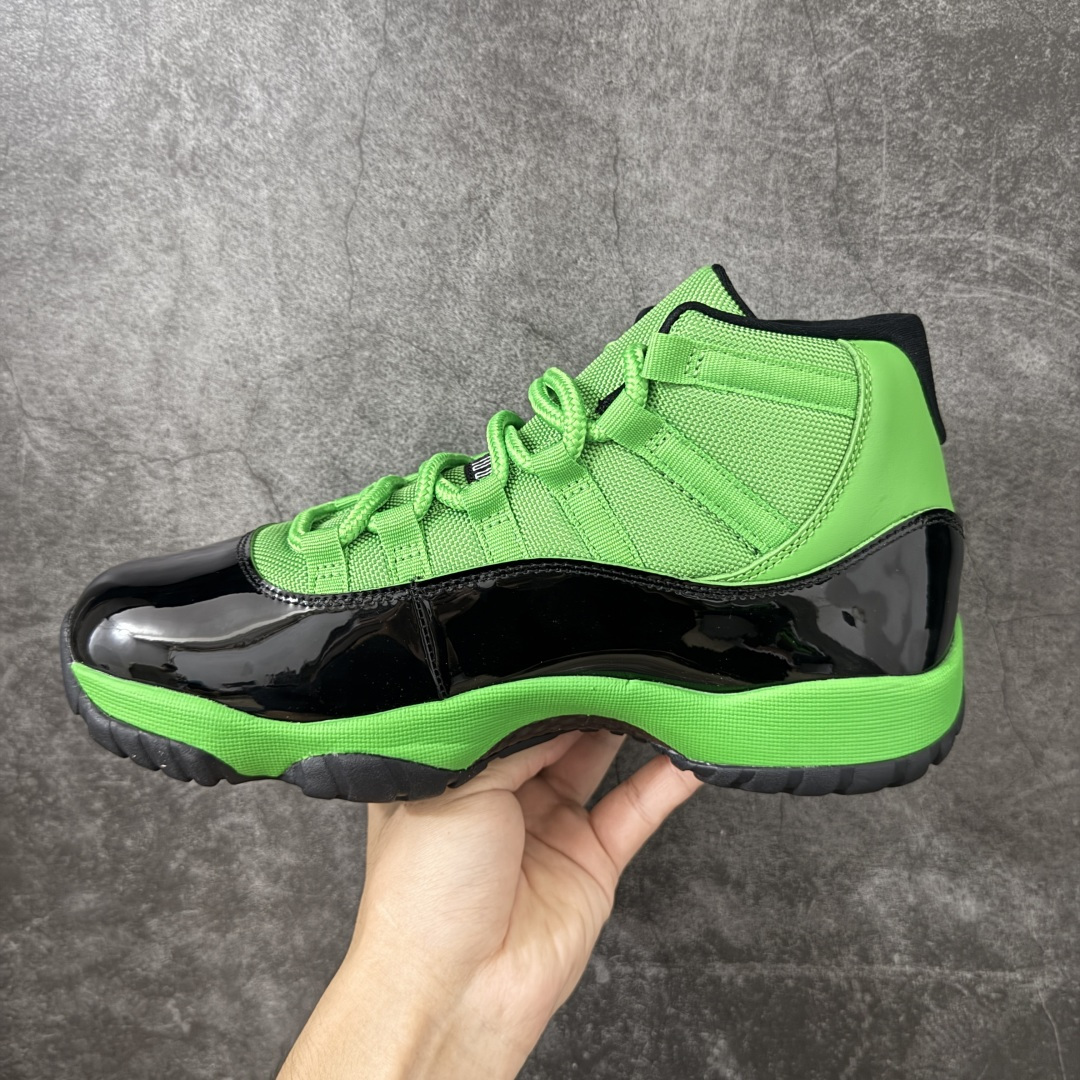 图片[2]-【外贸版】Air Jordan 11 Retro 黑绿 货号：CT8012-310   原楦原档案数据开模打造 原厂中底拉帮钢印 原厂漆皮 防冻不开裂 头层皮料 原装鞋撑 水晶大底正确色度色泽 原楦原数据刺绣 原厂车缝走线及对位 毫厘不差 飞人logo采用原数据电脑刺绣 原装正品碳纤维真实碳板 增强抗扭 原内标 原盒标 正确官方原盒 原厂防氧化水晶外底 原厂配套厂全掌solo气垫 尺码：40 40.5 41 42 42.5 43 44 44.5 45 46 47.5 48.5-选品中心