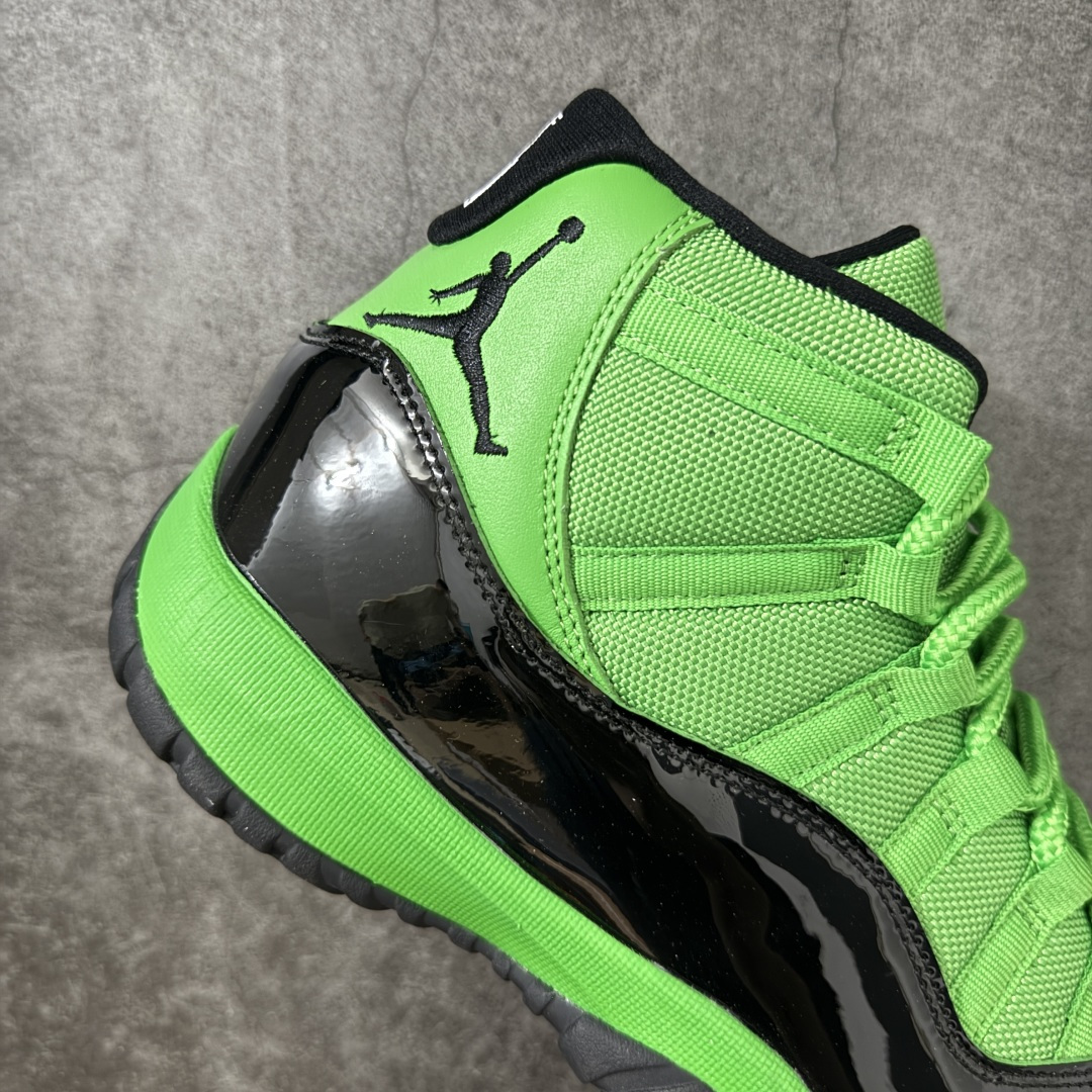 图片[7]-【外贸版】Air Jordan 11 Retro 黑绿 货号：CT8012-310   原楦原档案数据开模打造 原厂中底拉帮钢印 原厂漆皮 防冻不开裂 头层皮料 原装鞋撑 水晶大底正确色度色泽 原楦原数据刺绣 原厂车缝走线及对位 毫厘不差 飞人logo采用原数据电脑刺绣 原装正品碳纤维真实碳板 增强抗扭 原内标 原盒标 正确官方原盒 原厂防氧化水晶外底 原厂配套厂全掌solo气垫 尺码：40 40.5 41 42 42.5 43 44 44.5 45 46 47.5 48.5-选品中心