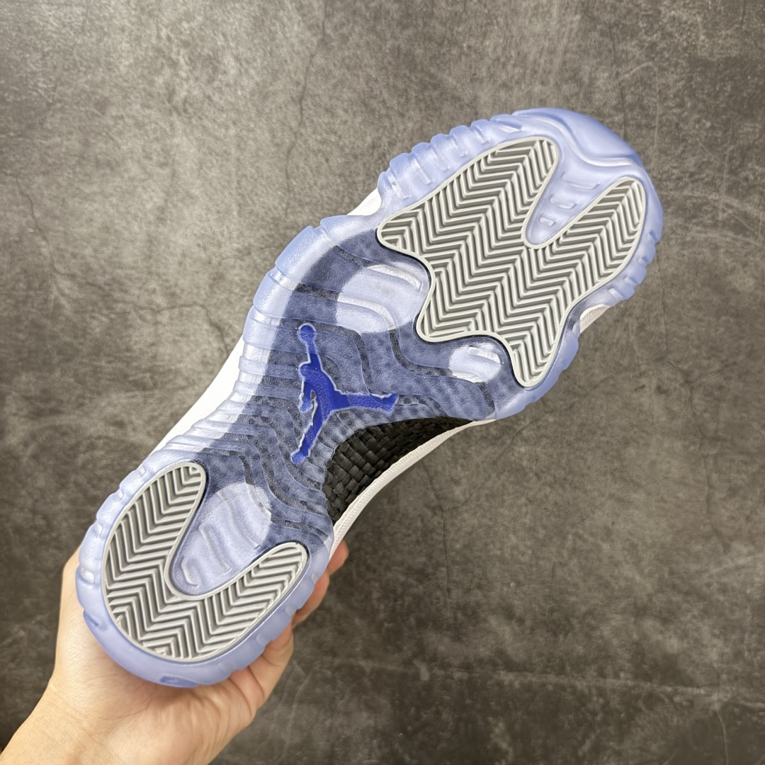 图片[9]-【外贸版】Air Jordan 11 Retro 电镀银色 货号：CT8012-730   原楦原档案数据开模打造 原厂中底拉帮钢印 原厂漆皮 防冻不开裂 头层皮料 原装鞋撑 水晶大底正确色度色泽 原楦原数据刺绣 原厂车缝走线及对位 毫厘不差 飞人logo采用原数据电脑刺绣 原装正品碳纤维真实碳板 增强抗扭 原内标 原盒标 正确官方原盒 原厂防氧化水晶外底 原厂配套厂全掌solo气垫 尺码：40 40.5 41 42 42.5 43 44 44.5 45 46 47.5 48.5-选品中心