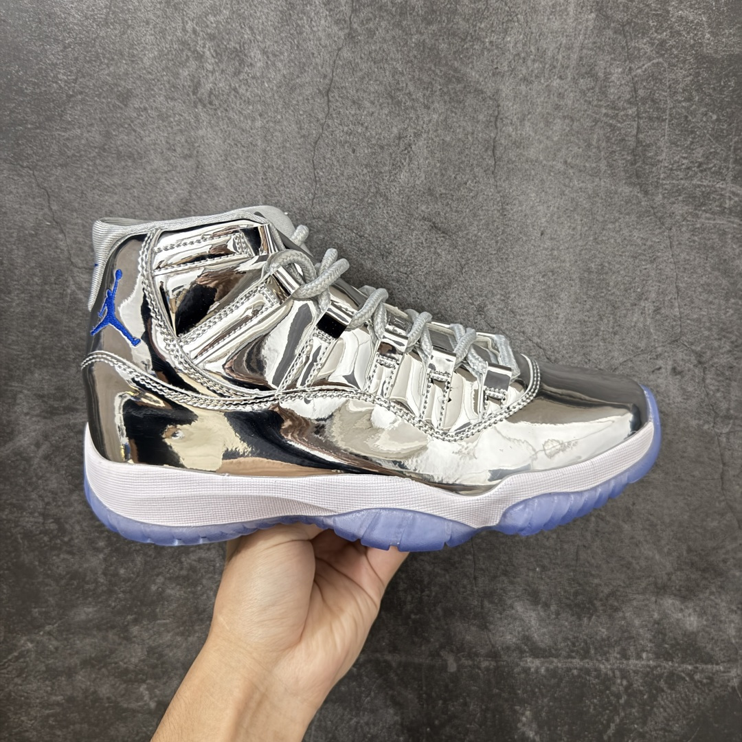 【外贸版】Air Jordan 11 Retro 电镀银色 货号:CT8012-730 原楦原档案数据开模打造 原厂中底拉帮钢印 原厂漆皮 防冻不开裂 头层皮料 原装鞋撑 水晶大底正确色度色泽 原楦原数据刺绣 原厂车缝走线及对位 毫厘不差 飞人logo采用原数据电脑刺绣 原装正品碳纤维真实碳板 增强抗扭 原内标 原盒标 正确官方原盒 原厂防氧化水晶外底 原厂配套厂全掌solo气垫 尺码:40 40.5 41 42 42.5 43 44 44.5 45 46 47.5 48.5-选品中心