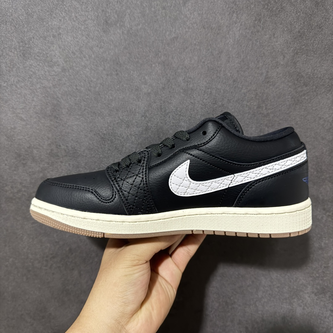 图片[2]-【K版纯原】Air Jordan AJ1 Low 低帮 IO2047-001 全新流水线出品 市场第二梯队最强版 全部原鞋开发 原楦原纸板开发 全鞋电脑针车 原厂内置全掌气垫 原盒内在原标 唯一Zp原版鞋带绑法 免检产品 全新2022版型 全头层皮料 完美零毛边处理 原厂配置全掌气垫 价格定位良心 新配色陆续出货 尺码：36-46-选品中心