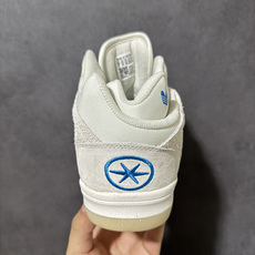 adidas × Bad Bunny Badbo 1.0 经典百搭 中帮 篮球鞋 Bad Bunny联名款篮球鞋,中帮设 adidas × Bad Bunny Badbo 1.0 经典百搭 中帮 篮球鞋 Bad Bunny联名款篮球鞋,中帮设