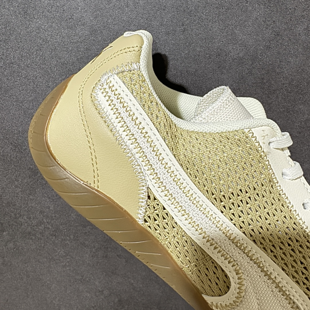 图片[7]-【公司级】Puma Speedcet OG 彪马低帮复古运动休闲赛车跑鞋 以趣味十足又前卫复古的设计引领潮流，将赛道精神融入街头时尚，开启前卫竞速之旅。融入经典配色，主打前卫复古风。鞋款的鞋侧以复古的流线造型，缀以经典Logo，巧妙吸睛；麂皮+网眼融合舒适鞋面，赋予了独特的个性美学，演绎赛车的无尽能量。 货号：408858-02 尺码：35.5-45-选品中心
