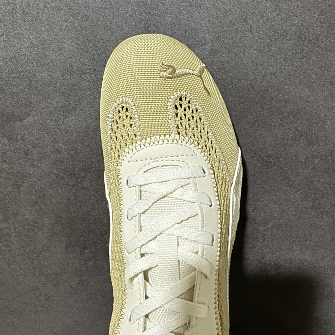 图片[5]-【公司级】Puma Speedcet OG 彪马低帮复古运动休闲赛车跑鞋 以趣味十足又前卫复古的设计引领潮流，将赛道精神融入街头时尚，开启前卫竞速之旅。融入经典配色，主打前卫复古风。鞋款的鞋侧以复古的流线造型，缀以经典Logo，巧妙吸睛；麂皮+网眼融合舒适鞋面，赋予了独特的个性美学，演绎赛车的无尽能量。 货号：408858-02 尺码：35.5-45-选品中心