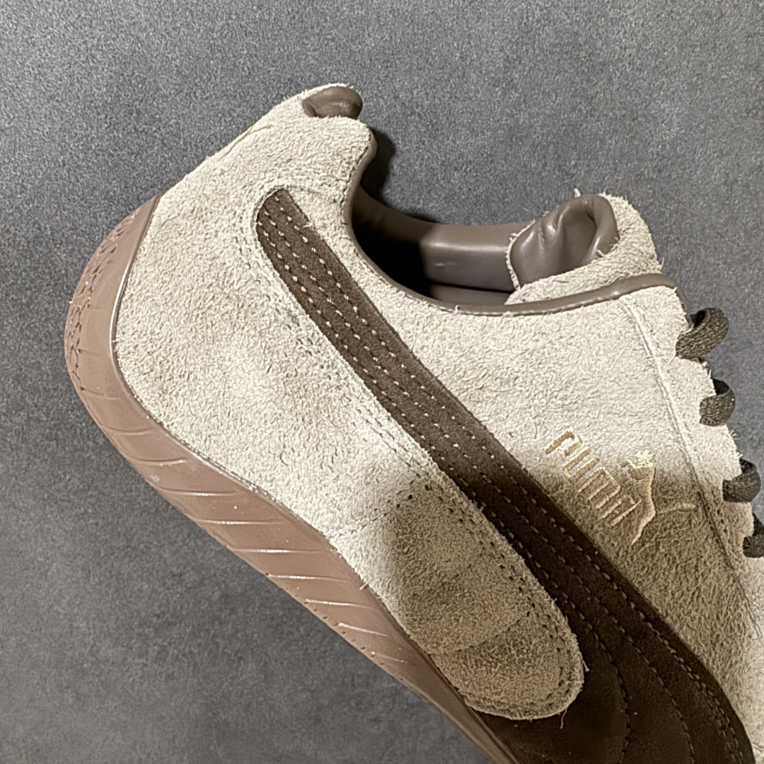 图片[7]-【公司级】Puma Speedcet OG 彪马低帮复古运动休闲赛车跑鞋 以趣味十足又前卫复古的设计引领潮流，将赛道精神融入街头时尚，开启前卫竞速之旅。融入经典配色，主打前卫复古风。鞋款的鞋侧以复古的流线造型，缀以经典Logo，巧妙吸睛；麂皮+网眼融合舒适鞋面，赋予了独特的个性美学，演绎赛车的无尽能量。 货号：406828-01 尺码：35.5-45-选品中心