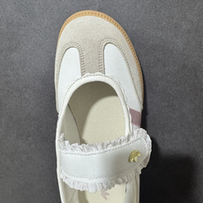 Adidas三叶草SAMBA Jane W 玛丽珍鞋该鞋款鞋面采用多种材料拼接(缝/车线)Superst Adidas三叶草SAMBA Jane W 玛丽珍鞋该鞋款鞋面采用多种材料拼接(缝/车线)Superst