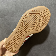 Adidas Adipista Trainers 防滑耐磨休闲鞋货号 :JS1460尺码:36 36.5 Adidas Adipista Trainers 防滑耐磨休闲鞋货号 :JS1460尺码:36 36.5