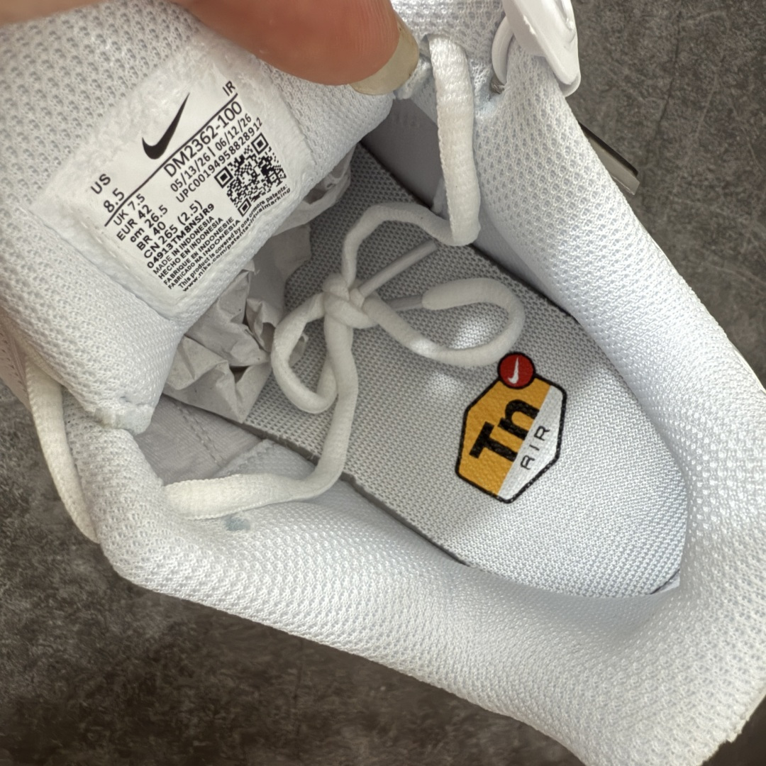 图片[6]-【TK纯原版】Nike Air Max Plus TN气垫系列跑鞋 DM2362-100 全新一比一高端版本 真正的市场T1品质 更多配色陆续出货 真正的用心研发 一点一点抠出来的 品质 品控细节 随便闭眼对比市场任何版本 全套原纸板楦头开发 完美呈现版型 工艺流程均与原鞋保持一致 Turned Air 中底缓震技术 鞋面弧度与大底弧度一致 鞋头正确TPU材质 鞋面高频TPU材质1.0厚度 原鞋一致层次感 超越公司货的品控标准 多道QC质检 货号： 尺码：36 36.5 37.5 38 38.5 39 40 40.5 41 42 42.5 43 44 44.5 45 46-选品中心