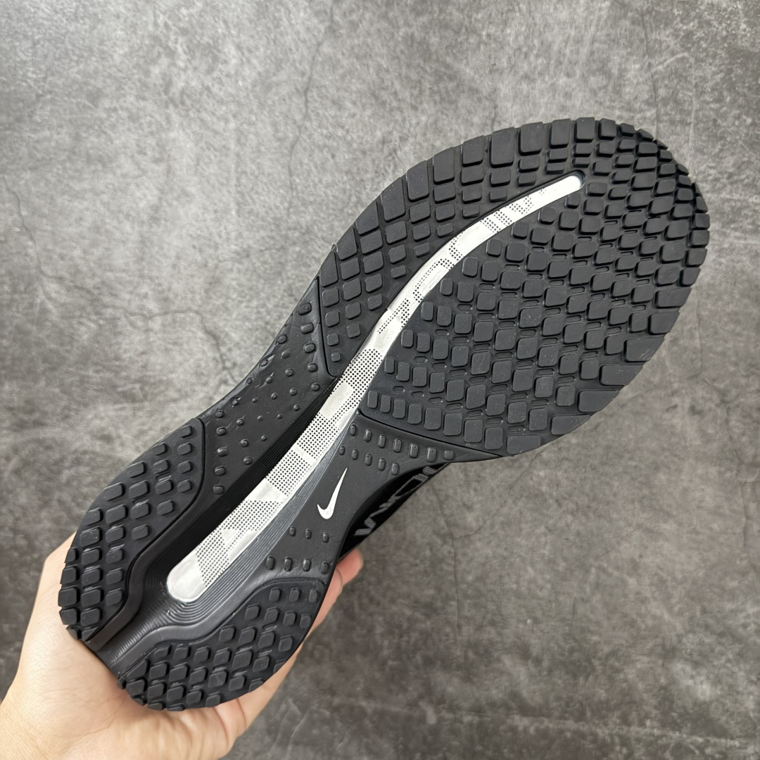 Nike Pegasus Premium SE 舒适百搭减震防滑耐磨透气 低帮跑步鞋简约又不失活力，上脚