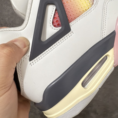 Air Jordan 4 Retro Comic 舒适贴合 支撑 复古篮球鞋 男款 AJ4白黑粉 货号J Air Jordan 4 Retro Comic 舒适贴合 支撑 复古篮球鞋 男款 AJ4白黑粉 货号J