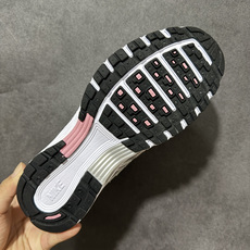 Nike P-6000 舒适柔软耐磨 低帮 休闲城市通勤跑步鞋 粉银独家私模 原鞋 真标 原盒打造货号: Nike P-6000 舒适柔软耐磨 低帮 休闲城市通勤跑步鞋 粉银独家私模 原鞋 真标 原盒打造货号: