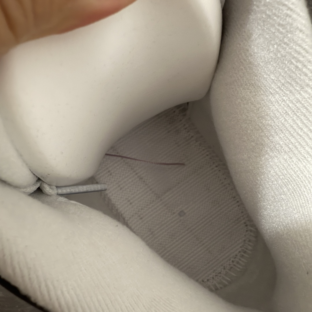 Air Jordan 4 Retro Comic 舒适贴合 支撑 复古篮球鞋 男款 AJ4白黑粉 货号J