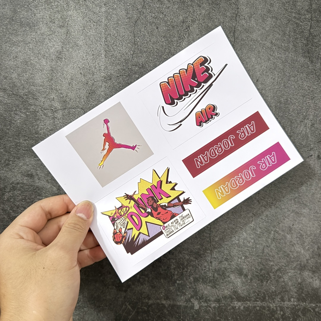 Air Jordan 4 Retro Comic 舒适贴合 支撑 复古篮球鞋 男款 AJ4白黑粉 货号J