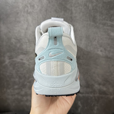 Nike VOMERO 18 GTX 耐克 舒适减震防滑 低帮跑步鞋正确组合大底 正确真正gtx防水鞋面 Nike VOMERO 18 GTX 耐克 舒适减震防滑 低帮跑步鞋正确组合大底 正确真正gtx防水鞋面