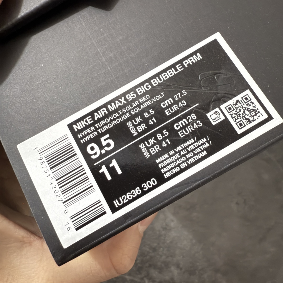 图片[9]-【EM/小绿x】NK Air Max 95 OG 联名复古舒适气垫运动鞋 IU2636-300 全部配色 原鞋开发生产 高度还原 一眼ZP既视感 男女鞋真标半码制 原楦原纸版数据开发 环保进口透气牛皮革材质 高弹EVA缓震中底组合开窗式Air气垫装置 外置防滑耐磨橡胶外底❗ 尺码：36-49.5-选品中心