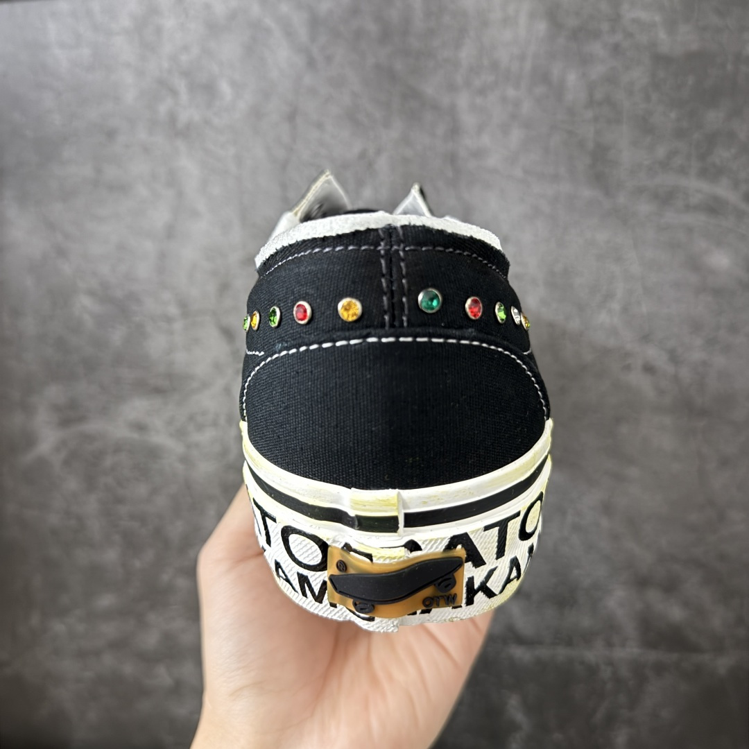 Vans × Satoshi Nakamoto Era 95 Lucky Charms联名板鞋，是Van
