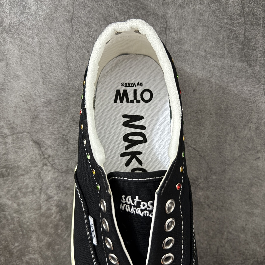 Vans × Satoshi Nakamoto Era 95 Lucky Charms联名板鞋，是Van