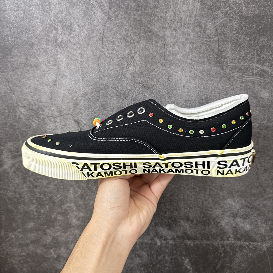Vans × Satoshi Nakamoto Era 95 Lucky Charms联名板鞋，是Van