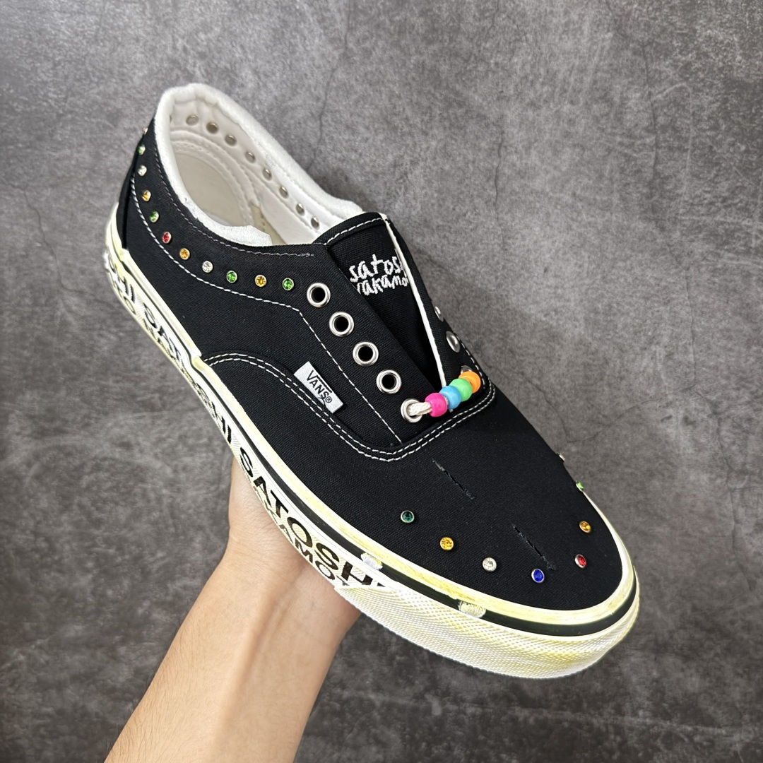 Vans × Satoshi Nakamoto Era 95 Lucky Charms联名板鞋，是Van