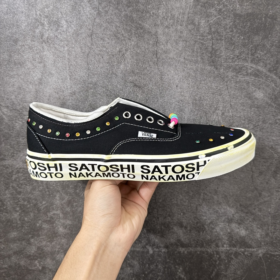 Vans × Satoshi Nakamoto Era 95 Lucky Charms联名板鞋，是Van