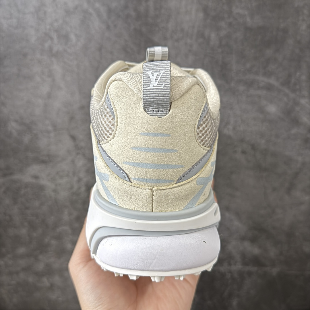 LV Tatic系列 休闲 跑步鞋Lv Tatic Runner 向1990年代的汲取灵感，再掀运动美学