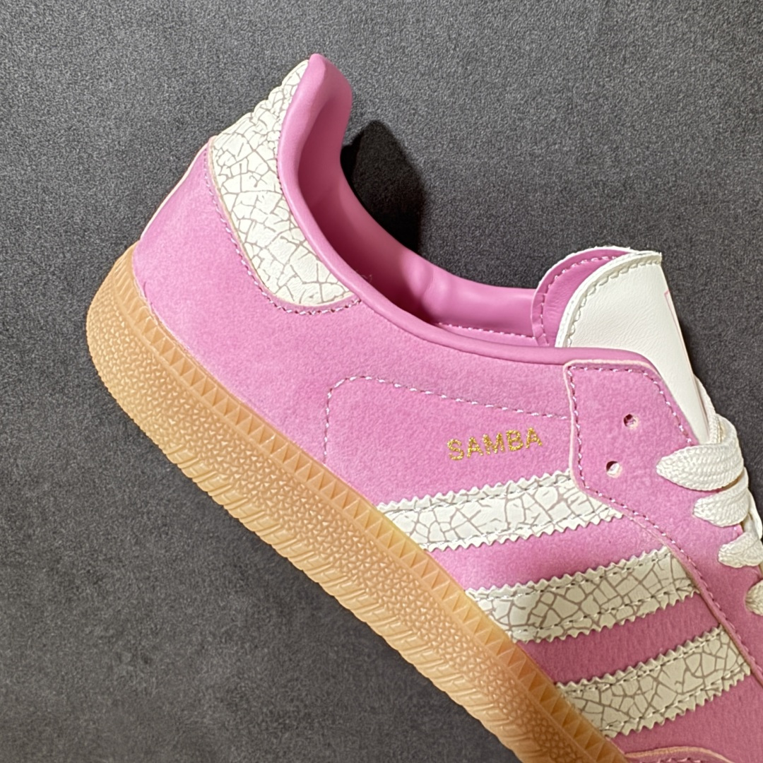 图片[7]-【公司级】Addis Original Samba OG 复古桑巴板鞋 这款桑巴鞋展示了高质量的工艺 带有装饰的超锁缝制和无缝的手感 柔软、柔软的皮革造型和标志性的3条纹完成了精致的外观 正规合身鞋带 鞋面上有绒面鞋垫 橡胶鞋底 享受正畸套筒软感 自50年代首次亮相以来就一直在赢得粉丝的青睐 货号：KK4980 尺码：36-45带半码-选品中心
