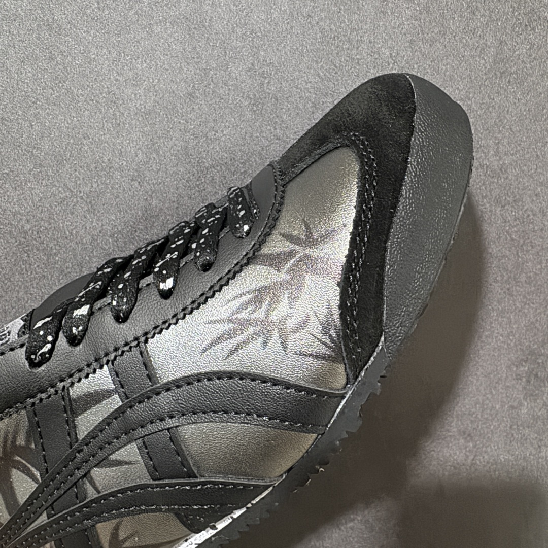 图片[8]-【公司级】Onitsuka Tiger鬼塚虎 Mexico 66 舒适百搭 经典复古 耐磨透气 低帮 休闲 跑步鞋 男女同款 鬼冢虎经典复古休闲鞋，复古鞋型永不过时。皮革拼翻毛皮鞋面质感出众，标志性撞色虎爪条纹极具辨识度，生胶大底轻便防滑。百搭低帮版型，轻松驾驭各类日常穿搭，是复古风穿搭不可缺少的单品。 货号：1183C102-002 尺码：36 37 37.5 38 39 39.5 40 40.5 41 42 42.5 43.5 44 45-选品中心