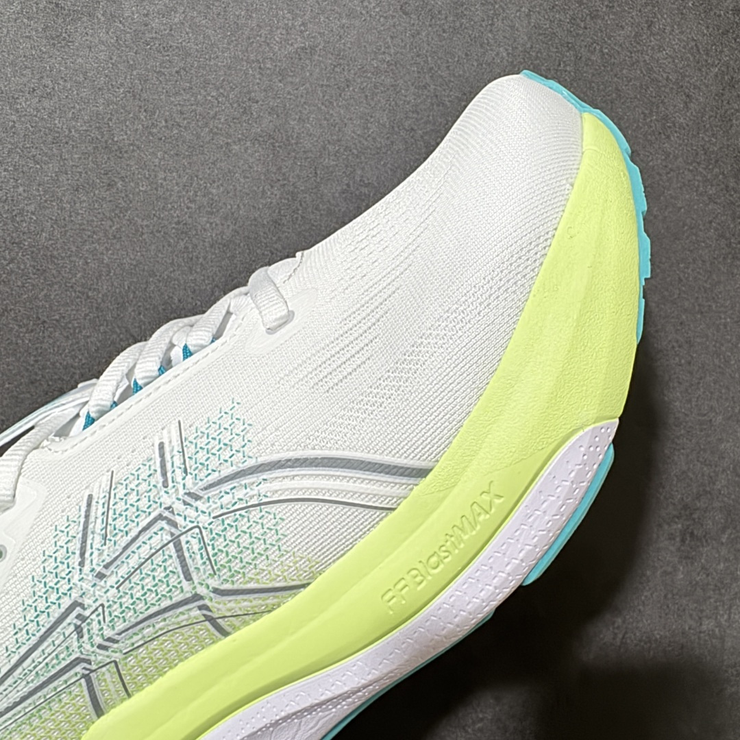 图片[8]-【公司级】Asics Gel-Kayano 33 亚瑟士 低帮专业有氧超轻便运动跑步鞋 2026 年夏季新款支撑系跑鞋亚瑟士（asics）公路跑鞋26款 GEL-KAYANO 33 减震耐磨防滑网面透气运动鞋 1012B939-501。中底变成双层结构‌：这一代首次用了双层缓震设计，上层是 FF Blast Max 泡棉，负责提供软弹的脚感和能量回馈，下层是 FF Blast Plus 泡棉，主要起稳定基底的作用 。‌稳定系统大换血‌：弃了之前用了三年的 4D 引导系统，改用全新的 FLUIDSUPPORT 稳定系统，中底内侧加了长连接的抗扭转片，专门增强鞋子整体的稳定性 。‌外底耐磨性提升‌：后跟区域用了 AHAR Plus 耐磨橡胶，特别适合后掌着地的跑者，中前掌则搭载了重新设计的 ASICS Hybrid Grip 橡胶，抓地力和灵活性更平衡 。‌‌‌ 货号：1011C27-100 尺码： 36 37 37.5 38 39 39.5 40 40.5 41.5 42 42.5 43.5 44 45-选品中心