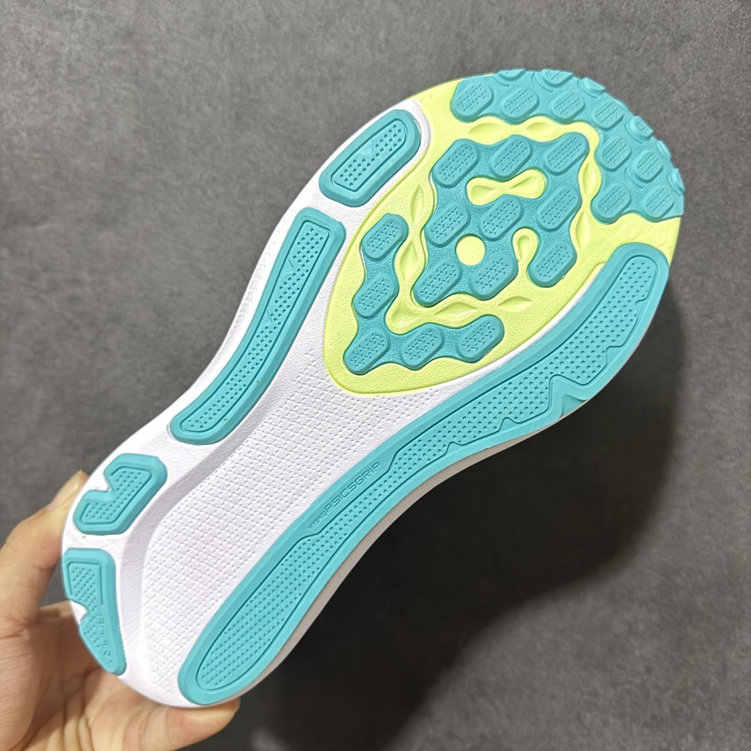 图片[9]-【公司级】Asics Gel-Kayano 33 亚瑟士 低帮专业有氧超轻便运动跑步鞋 2026 年夏季新款支撑系跑鞋亚瑟士（asics）公路跑鞋26款 GEL-KAYANO 33 减震耐磨防滑网面透气运动鞋 1012B939-501。中底变成双层结构‌：这一代首次用了双层缓震设计，上层是 FF Blast Max 泡棉，负责提供软弹的脚感和能量回馈，下层是 FF Blast Plus 泡棉，主要起稳定基底的作用 。‌稳定系统大换血‌：弃了之前用了三年的 4D 引导系统，改用全新的 FLUIDSUPPORT 稳定系统，中底内侧加了长连接的抗扭转片，专门增强鞋子整体的稳定性 。‌外底耐磨性提升‌：后跟区域用了 AHAR Plus 耐磨橡胶，特别适合后掌着地的跑者，中前掌则搭载了重新设计的 ASICS Hybrid Grip 橡胶，抓地力和灵活性更平衡 。‌‌‌ 货号：1011C27-100 尺码： 36 37 37.5 38 39 39.5 40 40.5 41.5 42 42.5 43.5 44 45-选品中心
