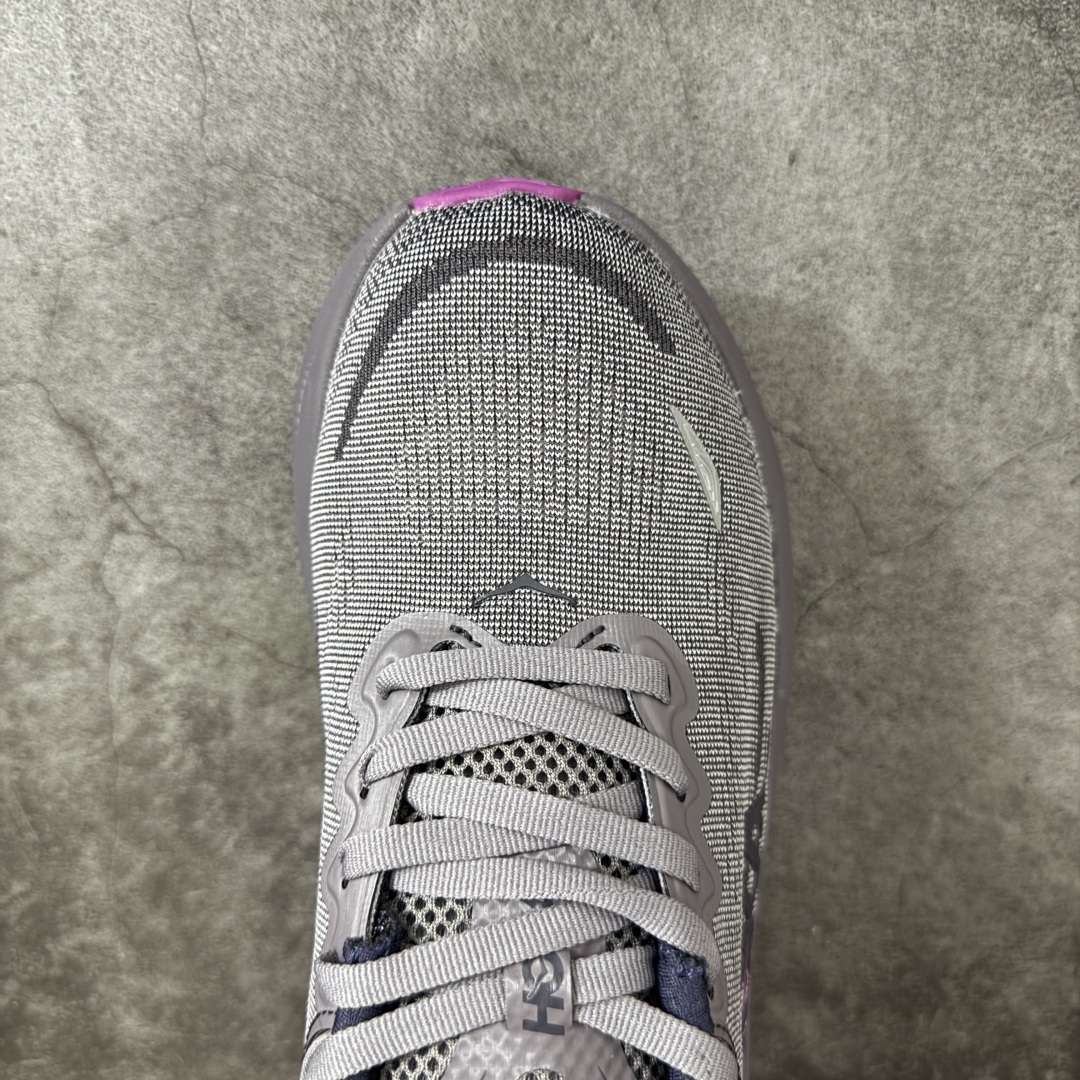 图片[5]-【纯原版】HOKA ONE ONE Bondi 9 邦迪九代舒适防滑耐磨低帮休闲跑步鞋 HOKA ONE ONE是来自美国的跑步鞋知名品牌，创立于2009年，始终致力于为所有跑者提供更新、更好的跑步装备。相比常规跑鞋，HOKA ONE ONE特别研发使用性能独特的几何形跑鞋中底，此种鞋底更厚、更高、回弹性也更好，除了卓越的缓冲性能，它还能內各种阶段的跑者带来更具动感、更加稳定的跑步体验。HOKAONE ONE从设计之初就清楚意识到，要保证跑者步幅的均匀一致，双脚自然而然的运动至关重要。 尺码：36 36.5 37.5 38 38.5 39 40 40.5 41 42 42.5 43 44 44.5 45-选品中心