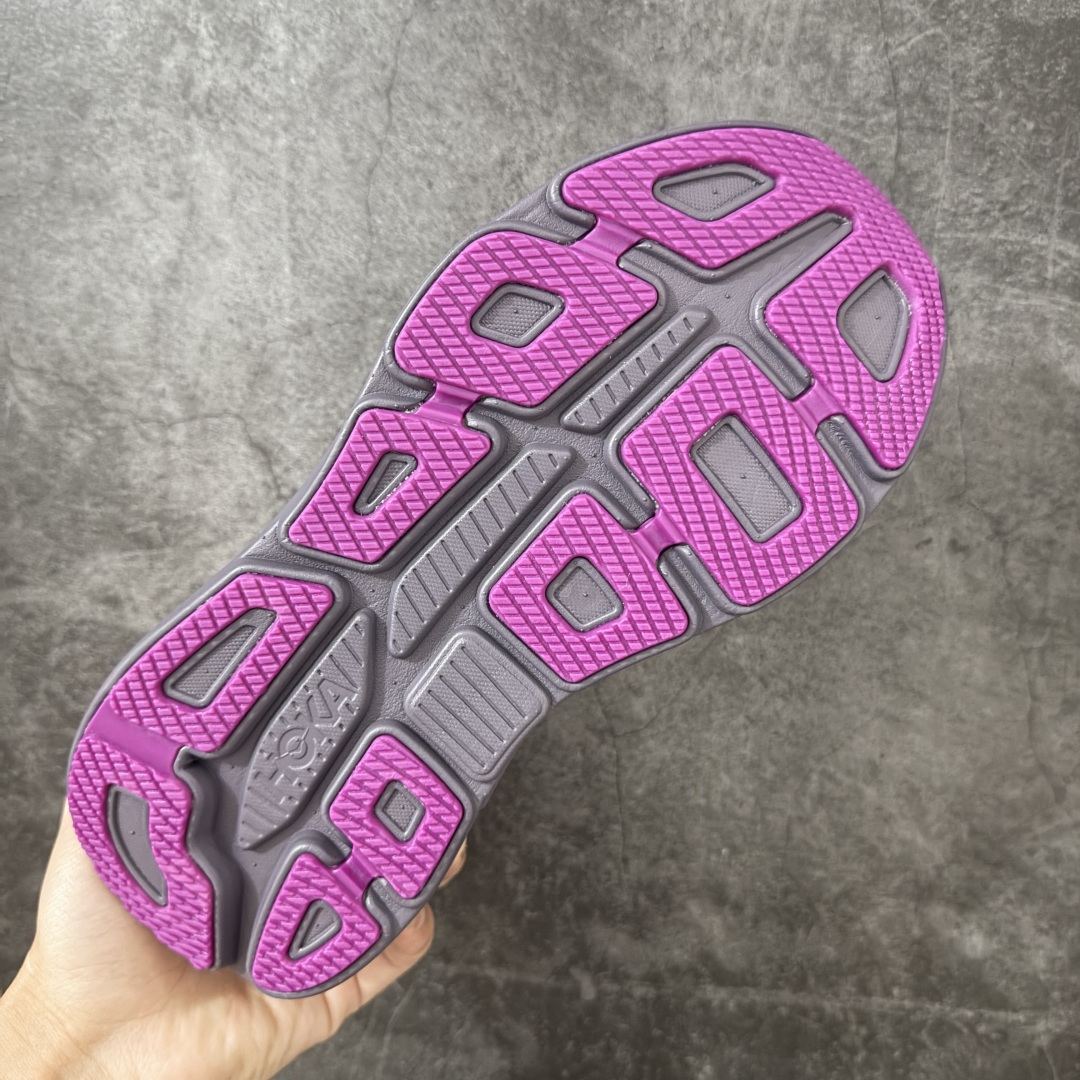 图片[9]-【纯原版】HOKA ONE ONE Bondi 9 邦迪九代舒适防滑耐磨低帮休闲跑步鞋 HOKA ONE ONE是来自美国的跑步鞋知名品牌，创立于2009年，始终致力于为所有跑者提供更新、更好的跑步装备。相比常规跑鞋，HOKA ONE ONE特别研发使用性能独特的几何形跑鞋中底，此种鞋底更厚、更高、回弹性也更好，除了卓越的缓冲性能，它还能內各种阶段的跑者带来更具动感、更加稳定的跑步体验。HOKAONE ONE从设计之初就清楚意识到，要保证跑者步幅的均匀一致，双脚自然而然的运动至关重要。 尺码：36 36.5 37.5 38 38.5 39 40 40.5 41 42 42.5 43 44 44.5 45-选品中心